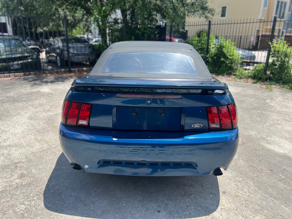 2000 Ford Mustang Image 6