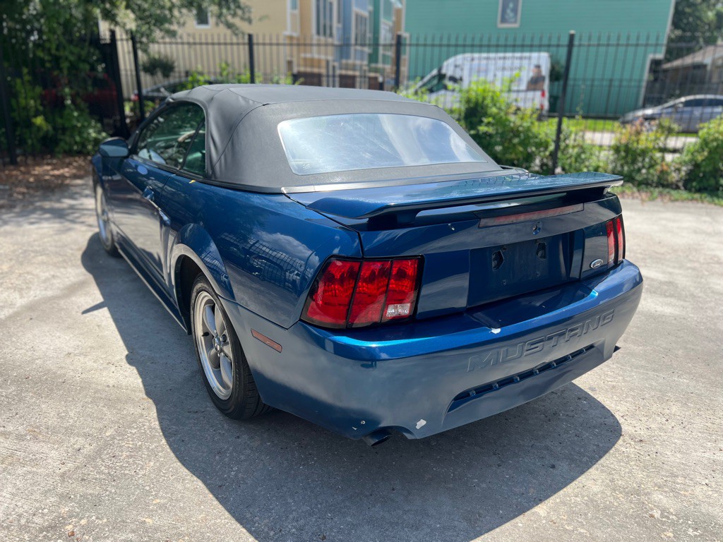 2000 Ford Mustang Image 7