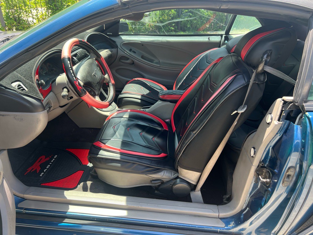 2000 Ford Mustang Image 10