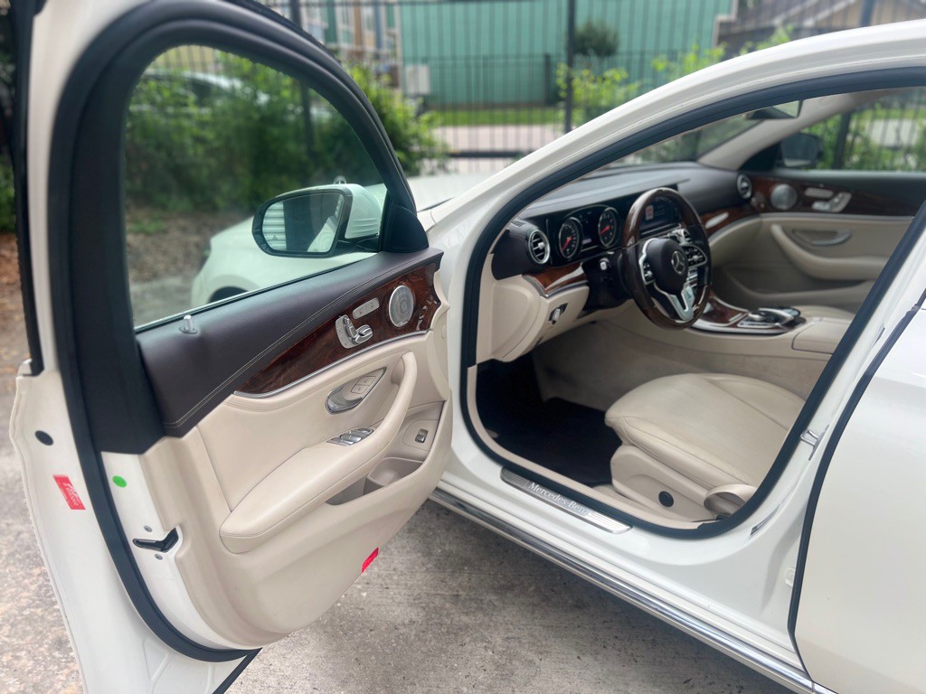 2019 Mercedes-Benz E-Class Image 10