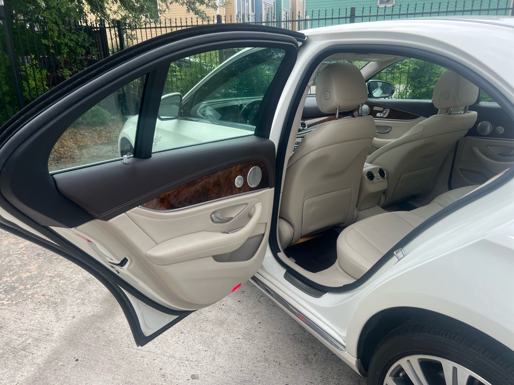 2019 Mercedes-Benz E-Class Image 15