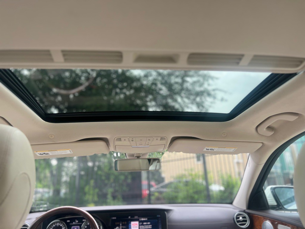 2019 Mercedes-Benz E-Class Image 18