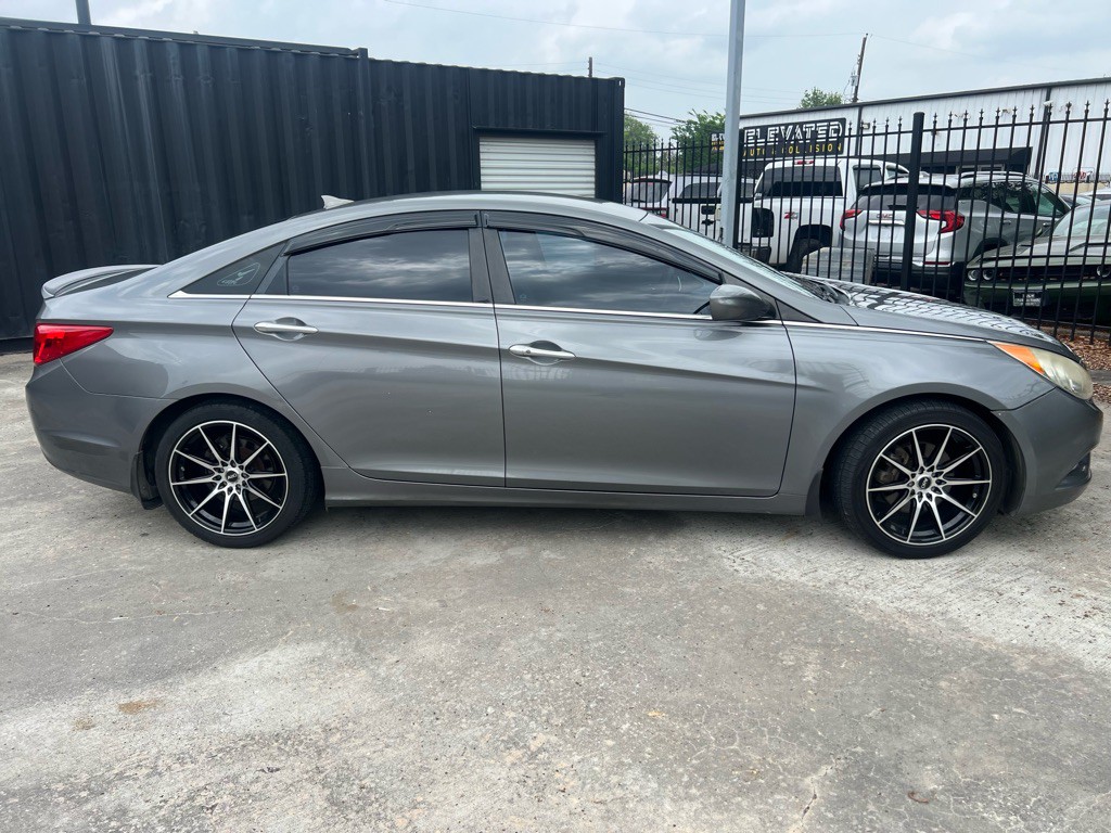 2013 Hyundai Sonata Image 4