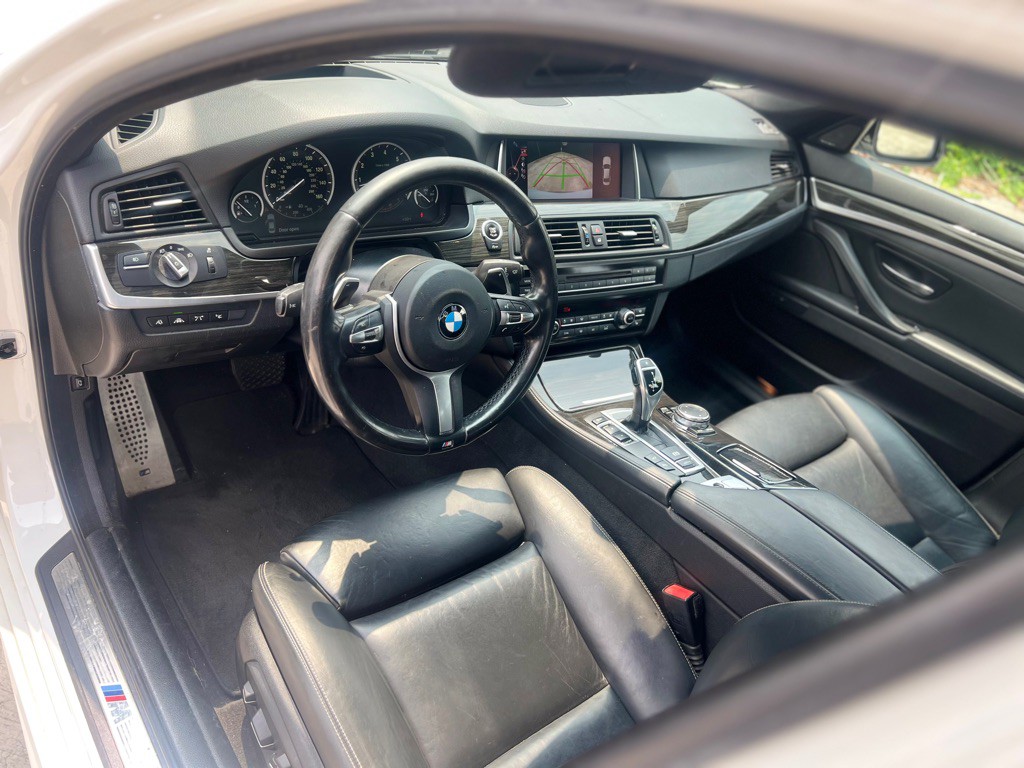 2016 BMW 5 Series Image 9