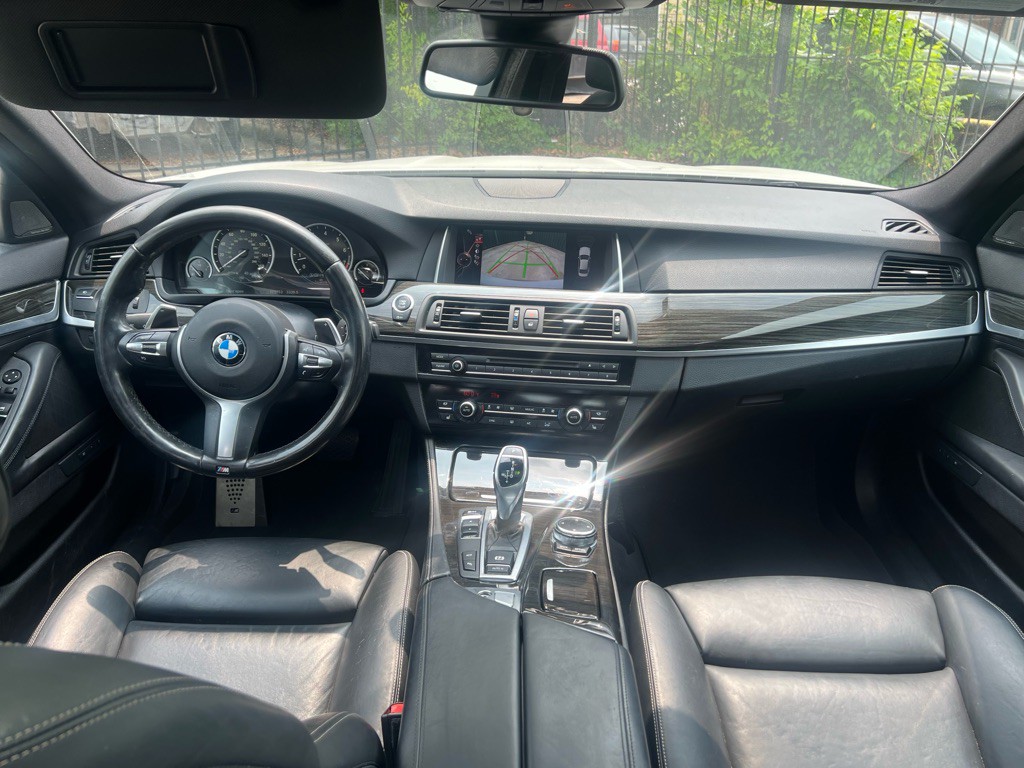 2016 BMW 5 Series Image 17