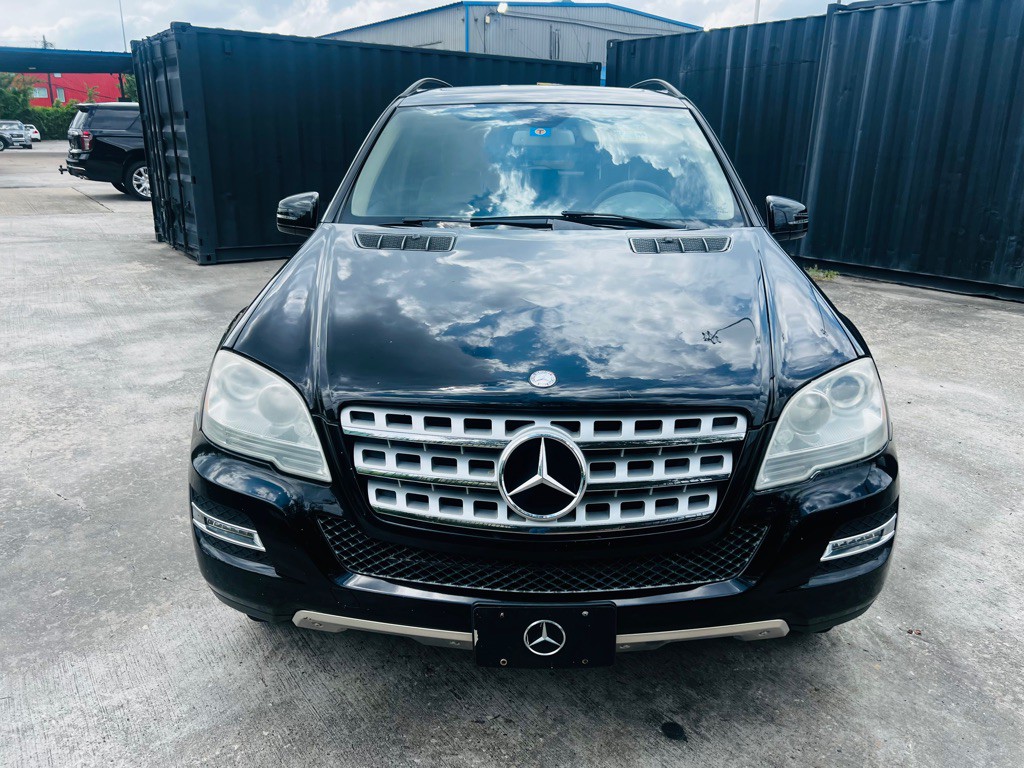 2011 Mercedes-Benz M-Class Image 2