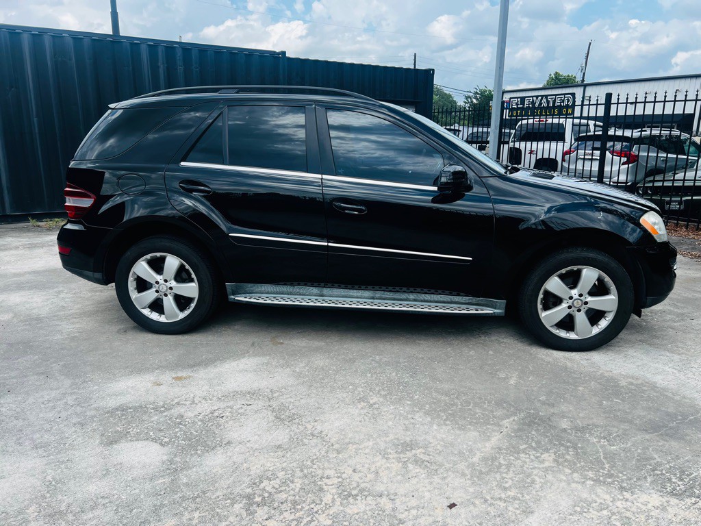 2011 Mercedes-Benz M-Class Image 4
