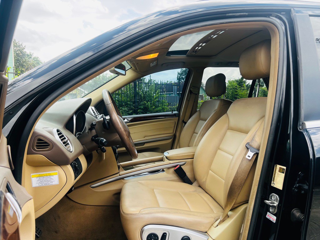 2011 Mercedes-Benz M-Class Image 12
