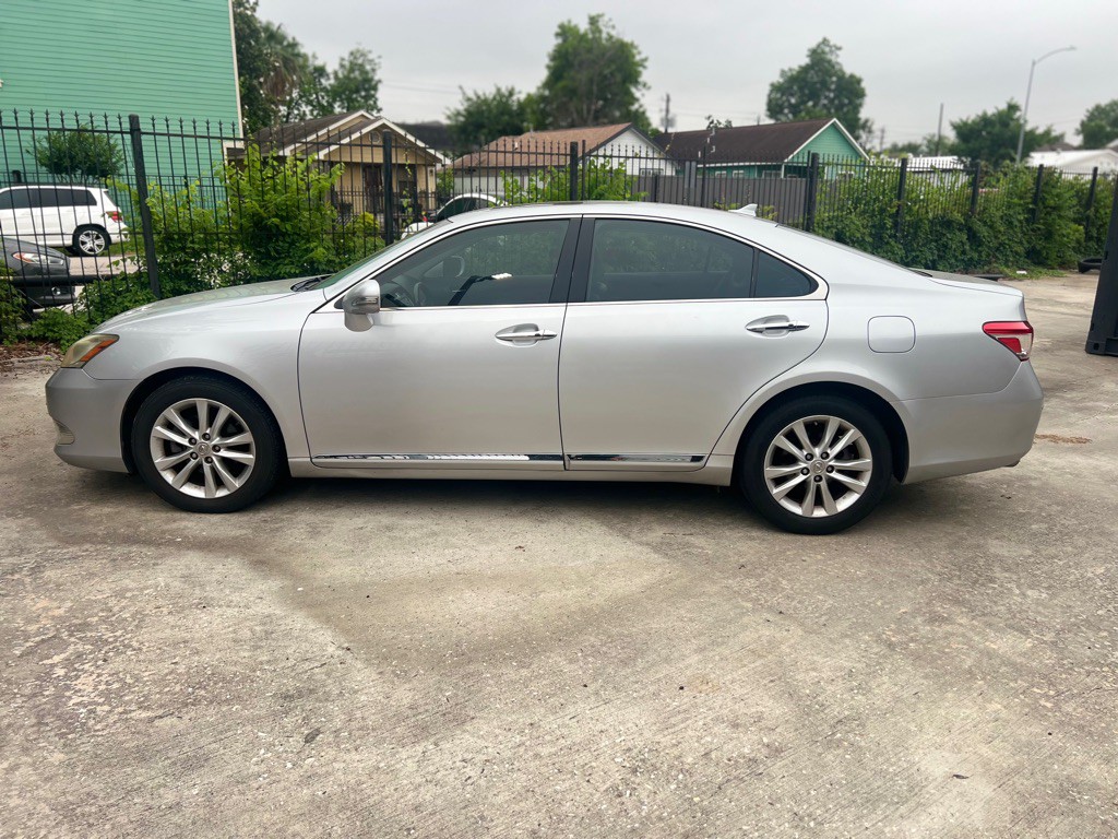 2012 Lexus ES Image 8
