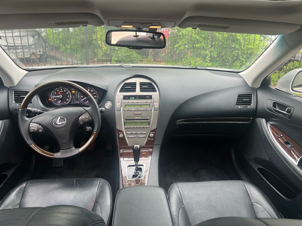 2012 Lexus ES Image 17