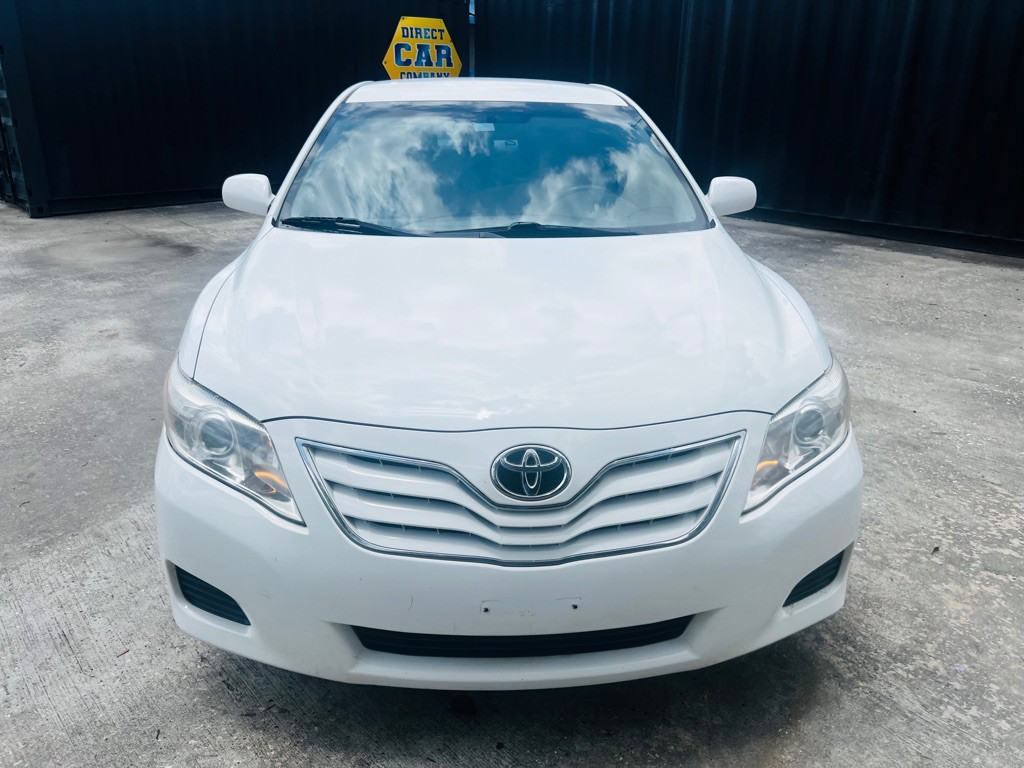 2010 Toyota Camry Image 2