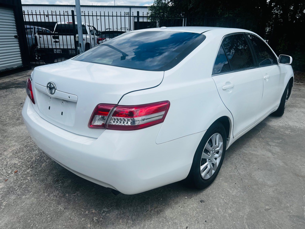 2010 Toyota Camry Image 4