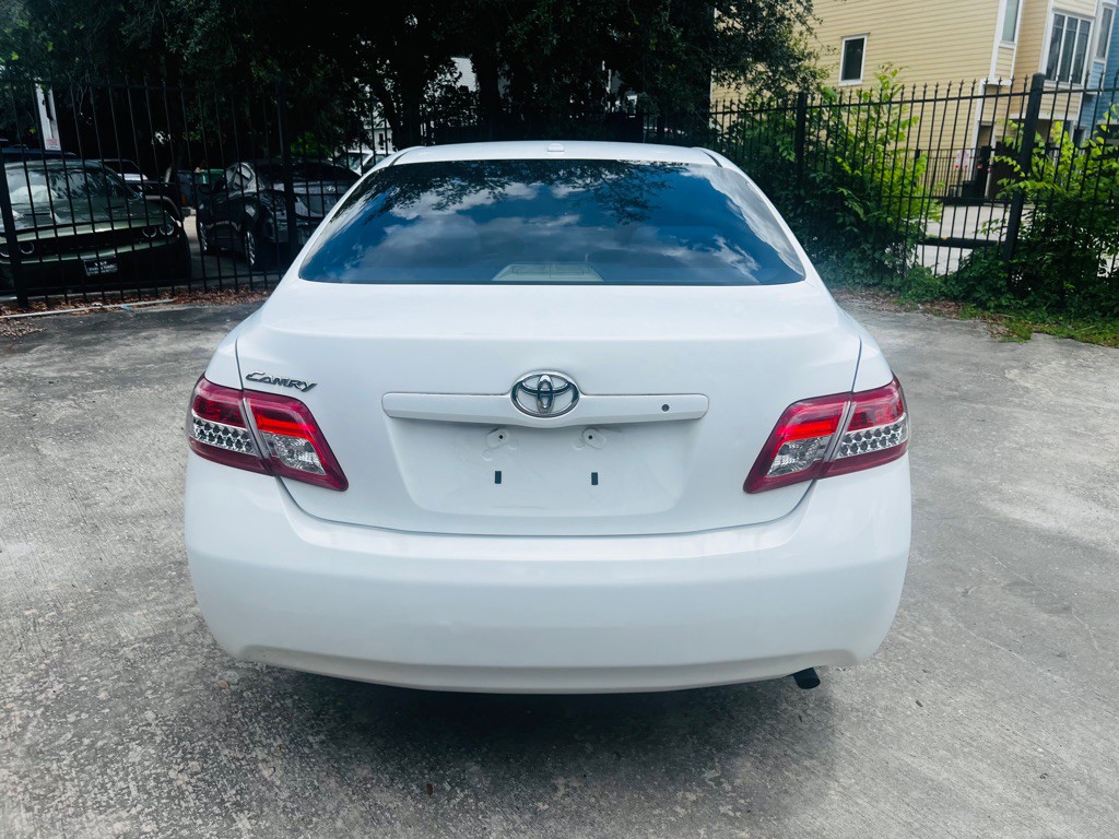 2010 Toyota Camry Image 5