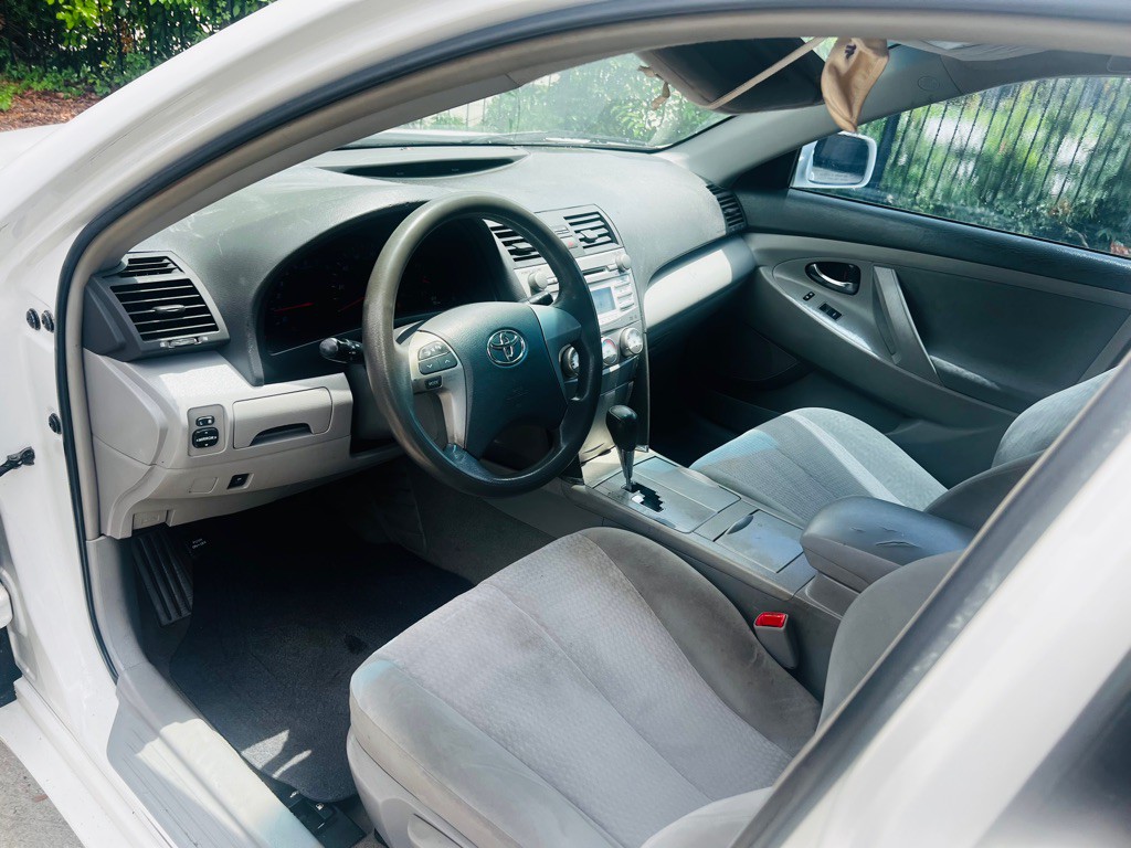 2010 Toyota Camry Image 8