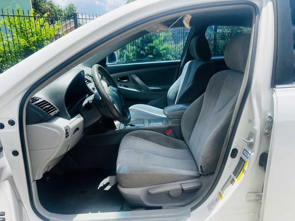 2010 Toyota Camry Image 10