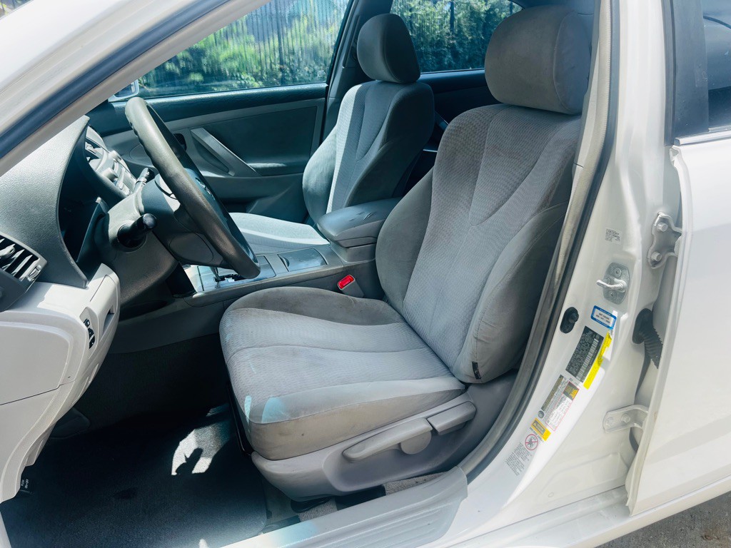 2010 Toyota Camry Image 11