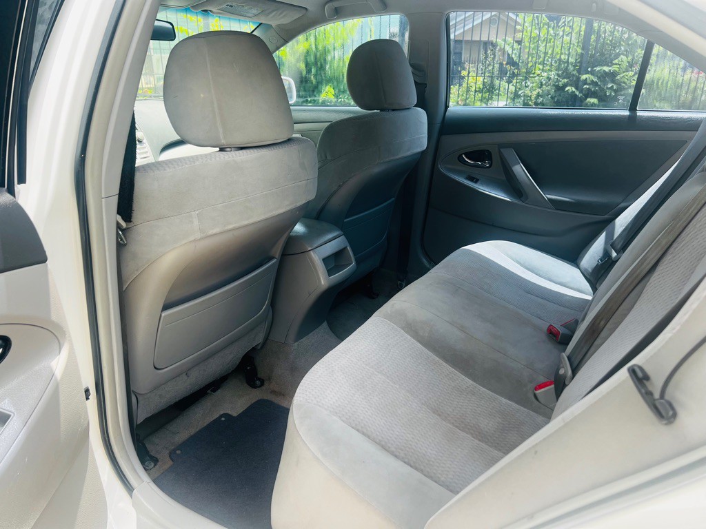 2010 Toyota Camry Image 12