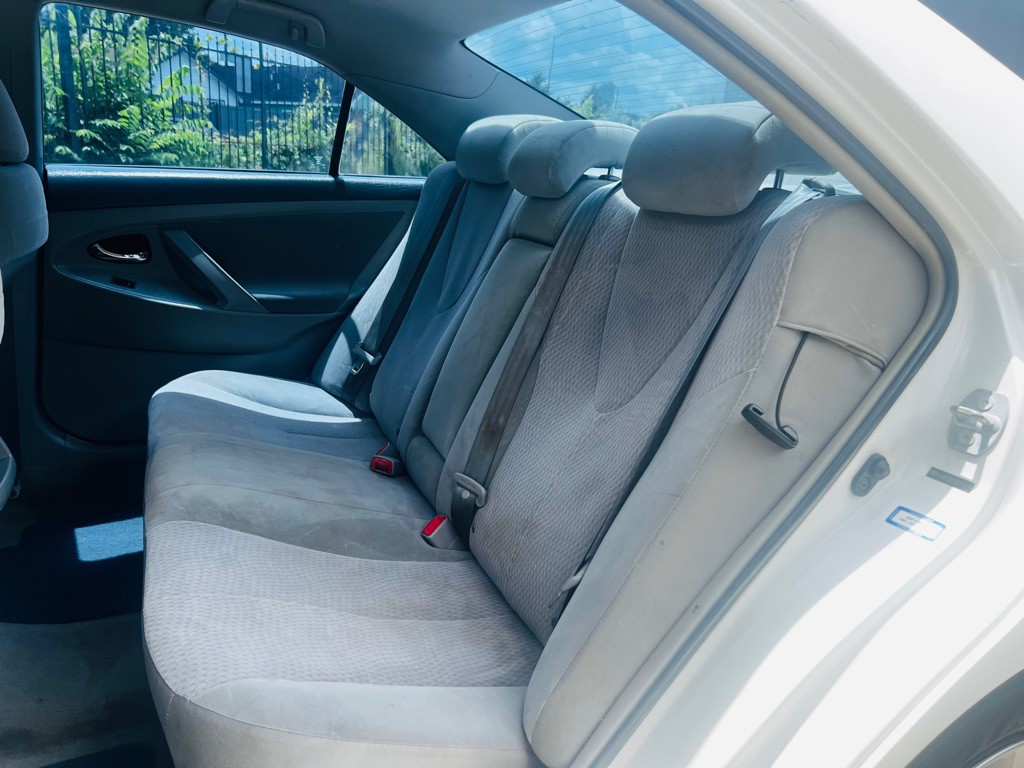 2010 Toyota Camry Image 14