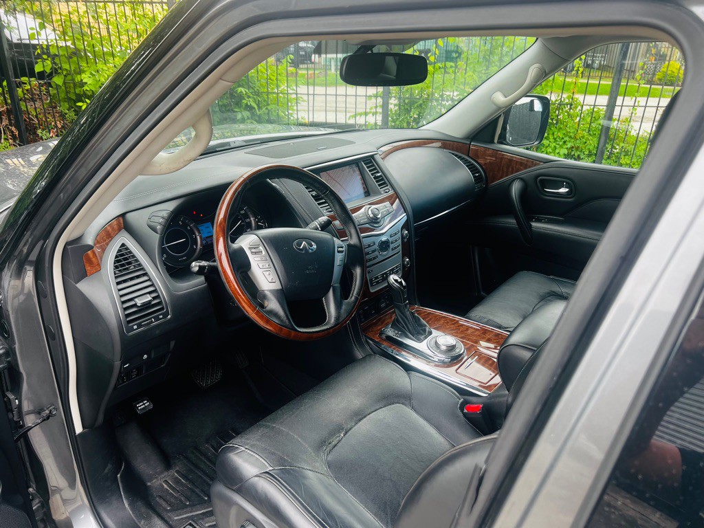 2018 INFINITI QX80 Image 9
