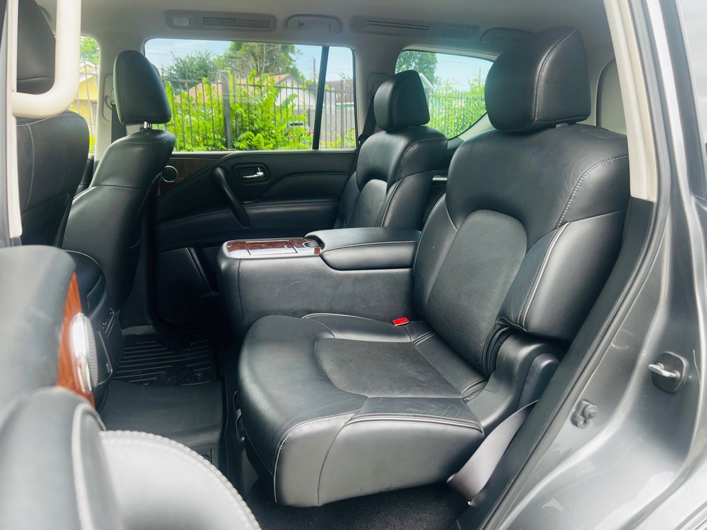 2018 INFINITI QX80 Image 17