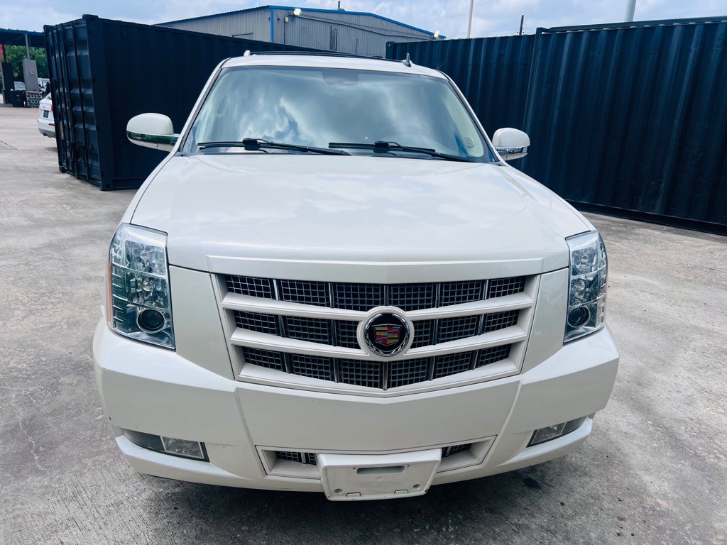 2014 Cadillac Escalade Image 2
