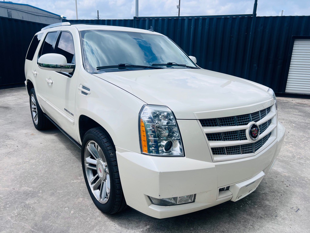 2014 Cadillac Escalade Image 3