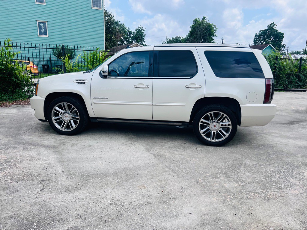2014 Cadillac Escalade Image 8