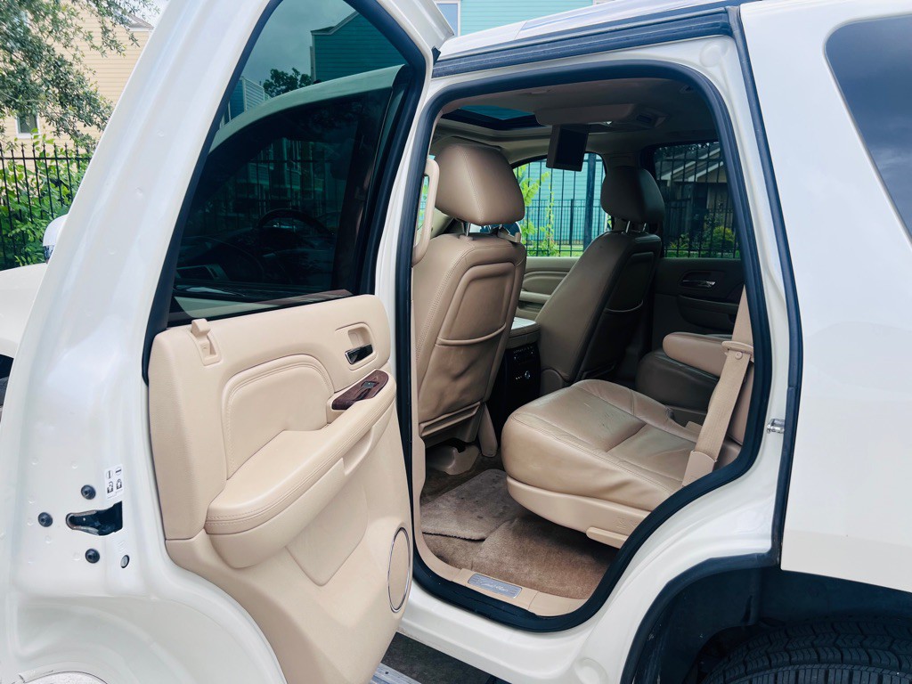 2014 Cadillac Escalade Image 14