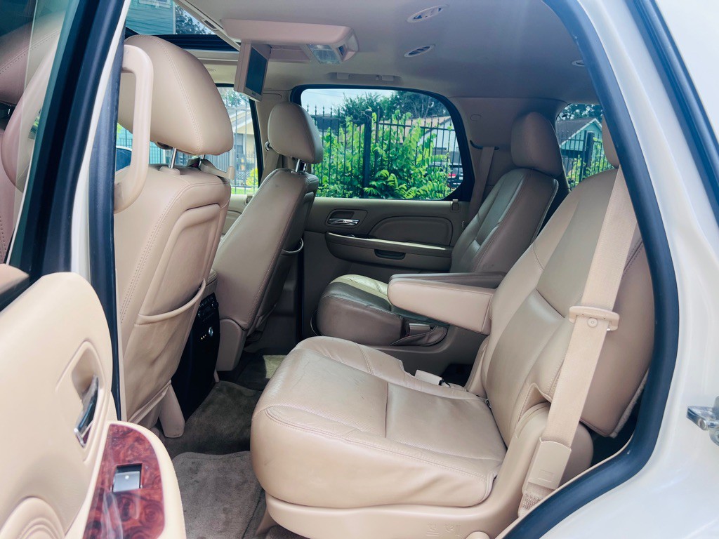 2014 Cadillac Escalade Image 15