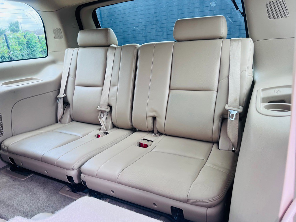 2014 Cadillac Escalade Image 17