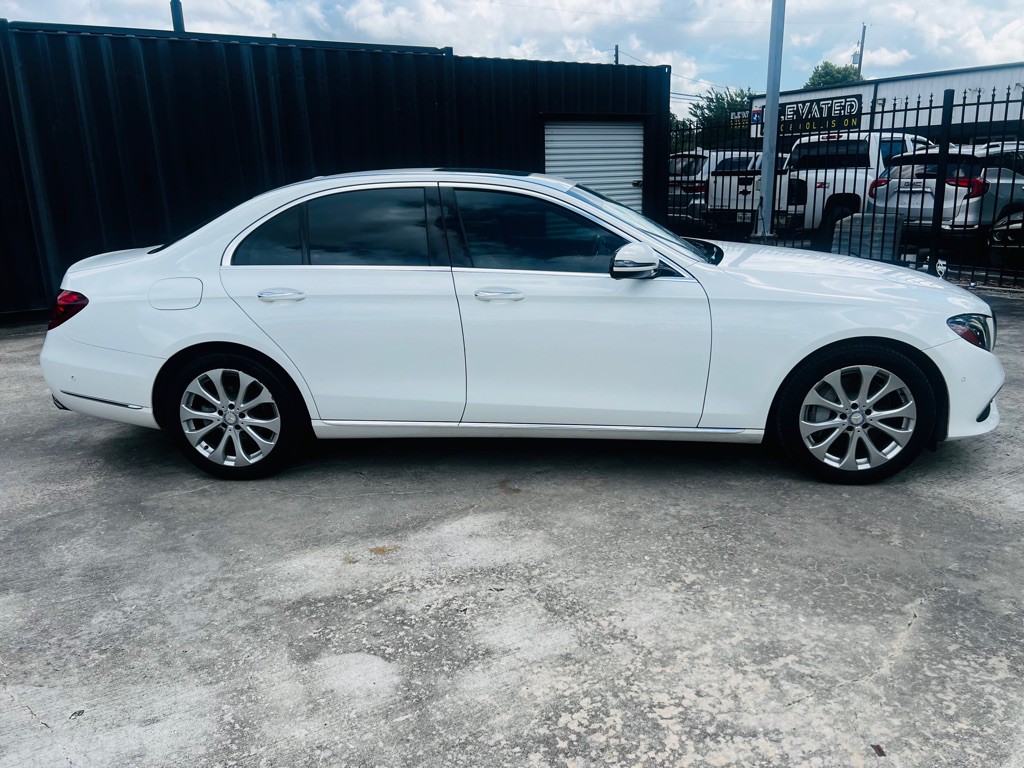 2017 Mercedes-Benz E-Class Image 4