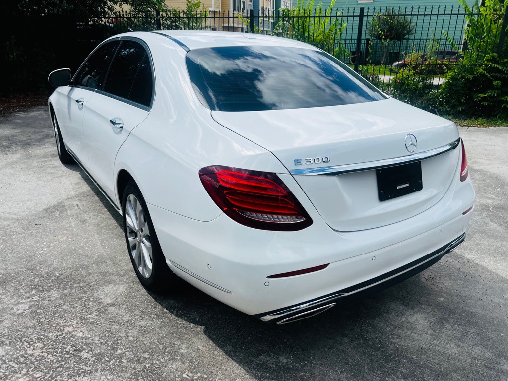 2017 Mercedes-Benz E-Class Image 7