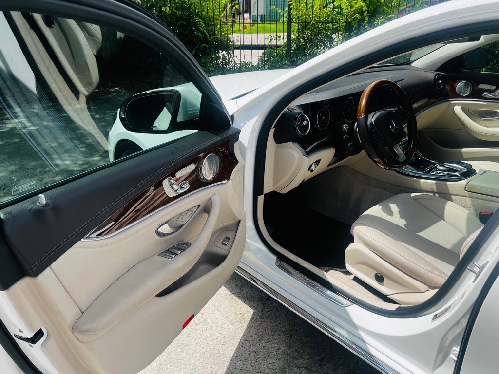 2017 Mercedes-Benz E-Class Image 10