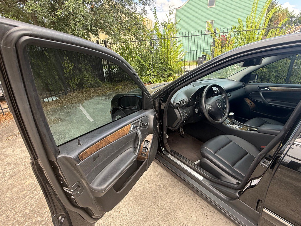 2007 Mercedes-Benz C-Class Image 10