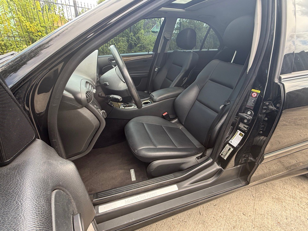 2007 Mercedes-Benz C-Class Image 12