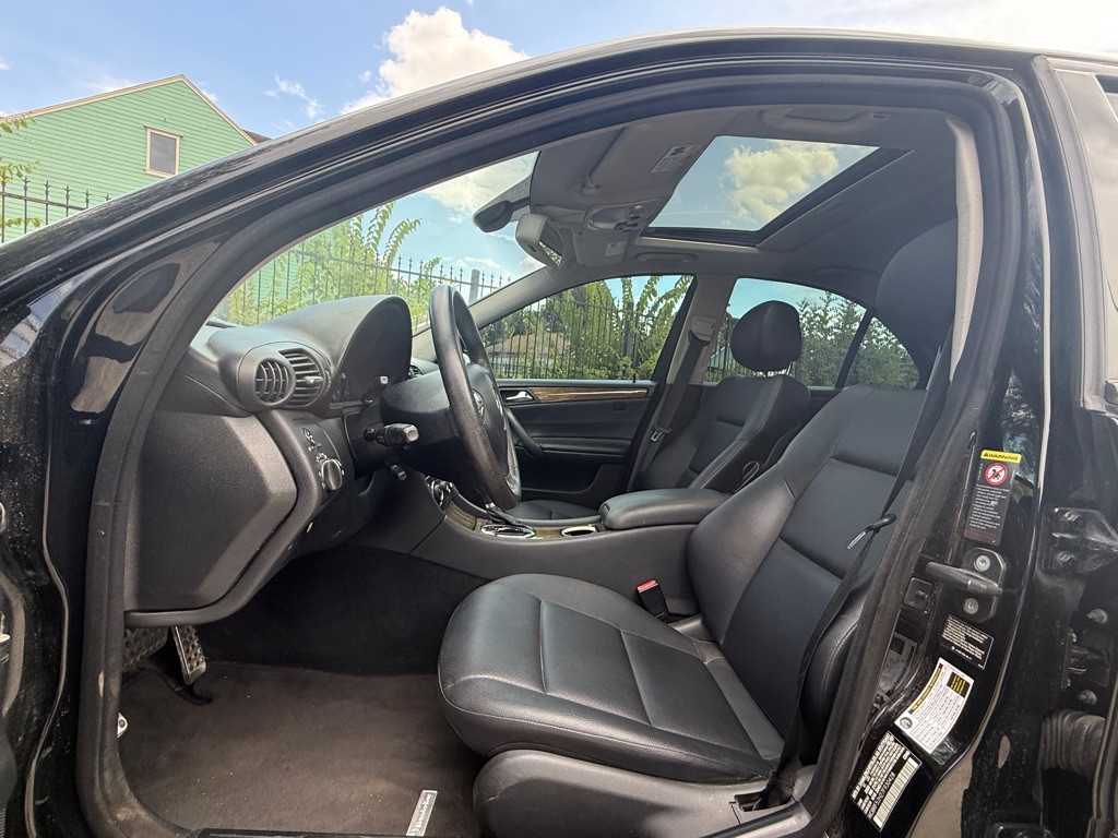 2007 Mercedes-Benz C-Class Image 13