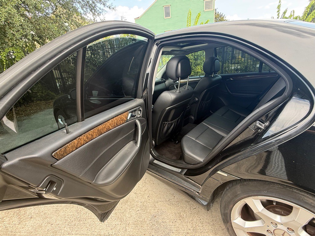 2007 Mercedes-Benz C-Class Image 15