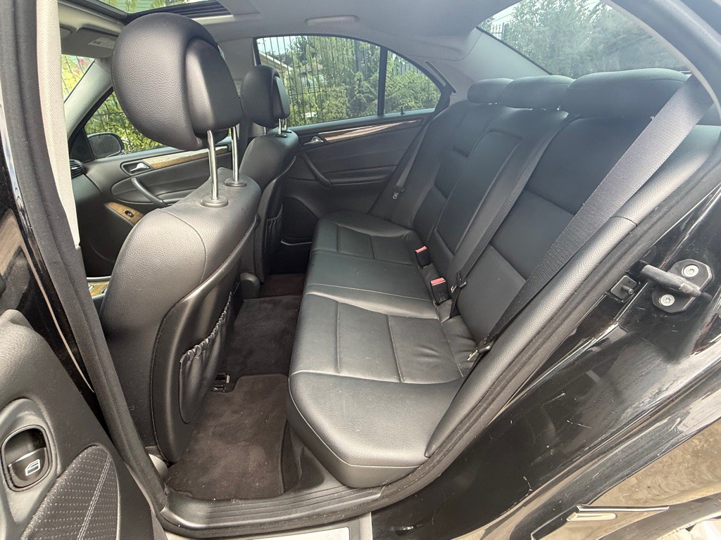 2007 Mercedes-Benz C-Class Image 16