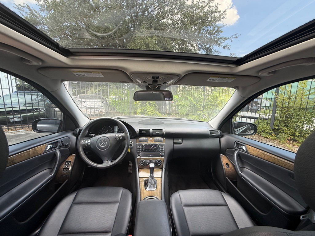 2007 Mercedes-Benz C-Class Image 17