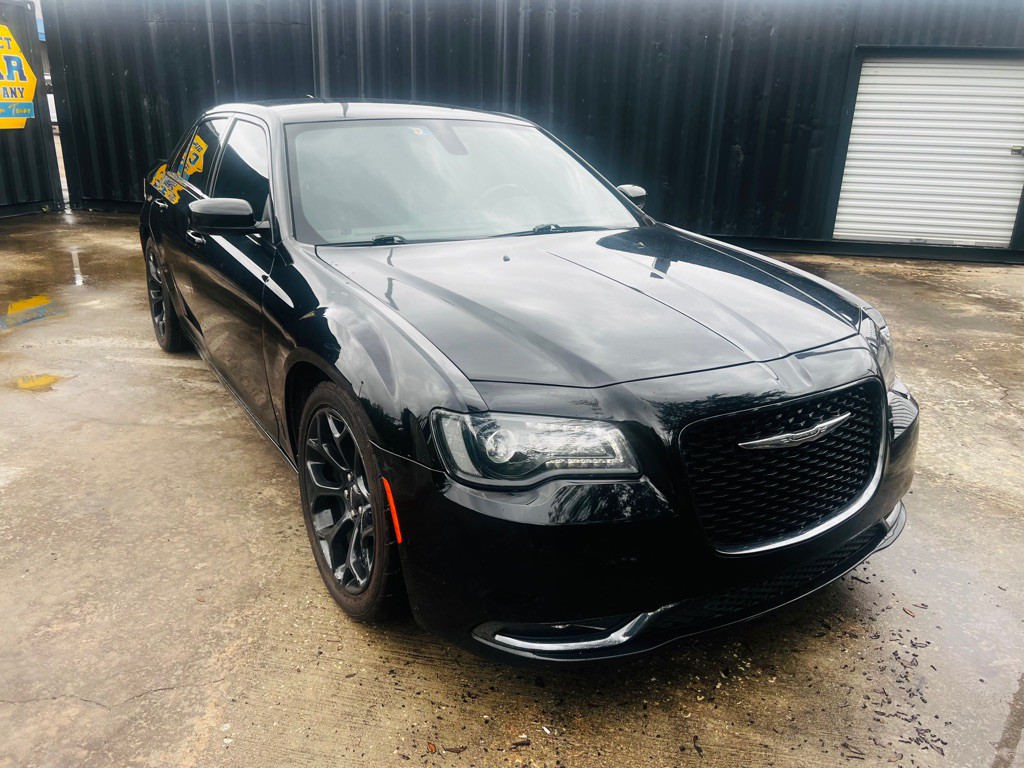 2019 Chrysler 300 Image 3