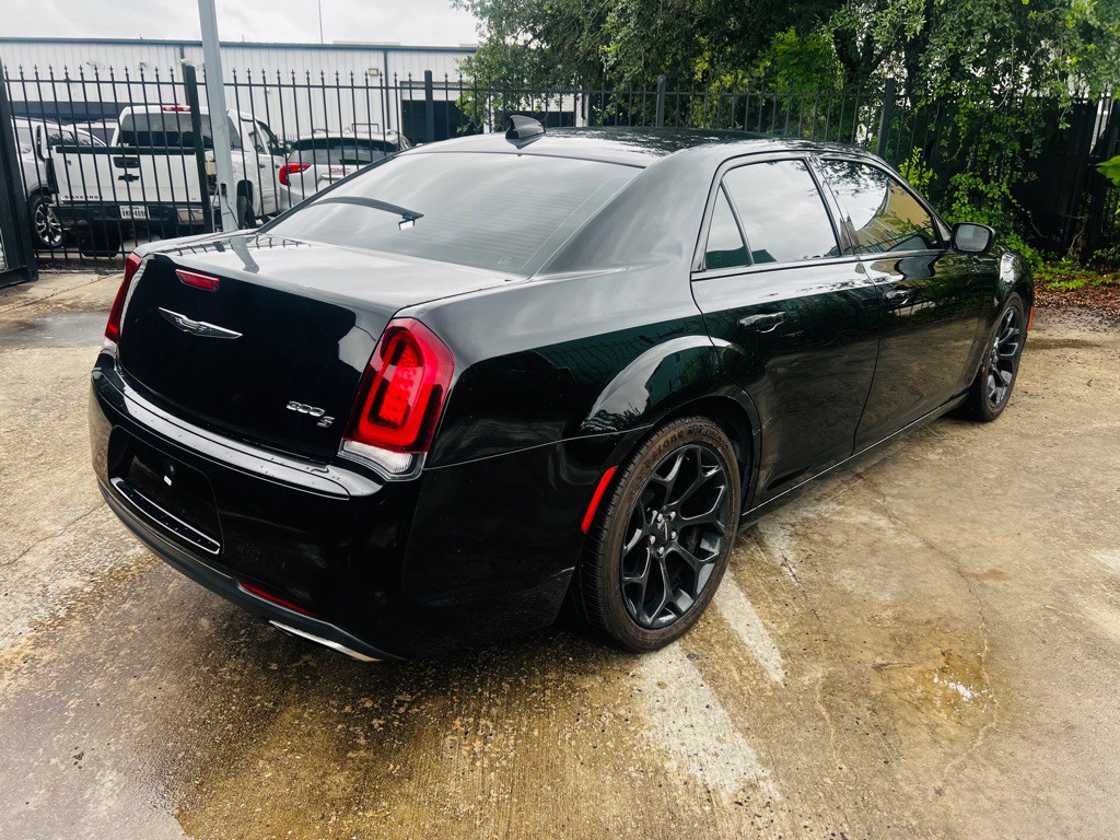 2019 Chrysler 300 Image 5