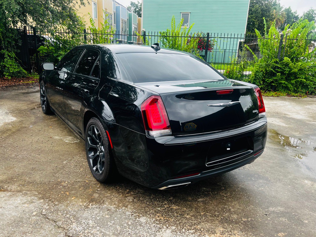 2019 Chrysler 300 Image 7