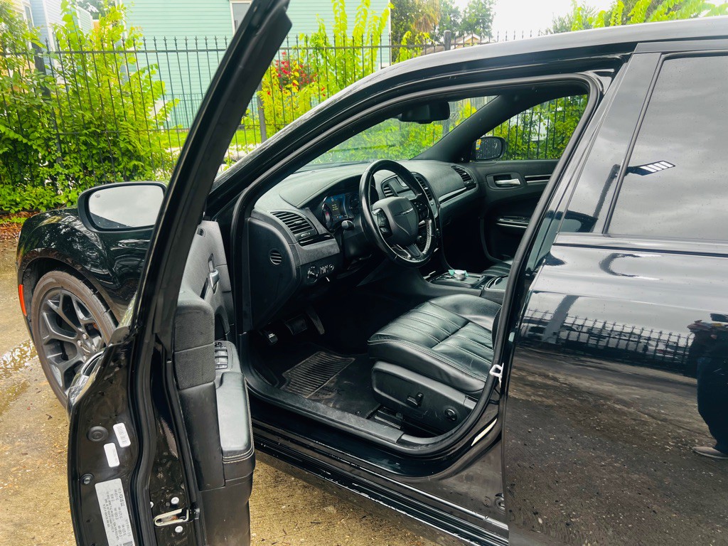 2019 Chrysler 300 Image 10