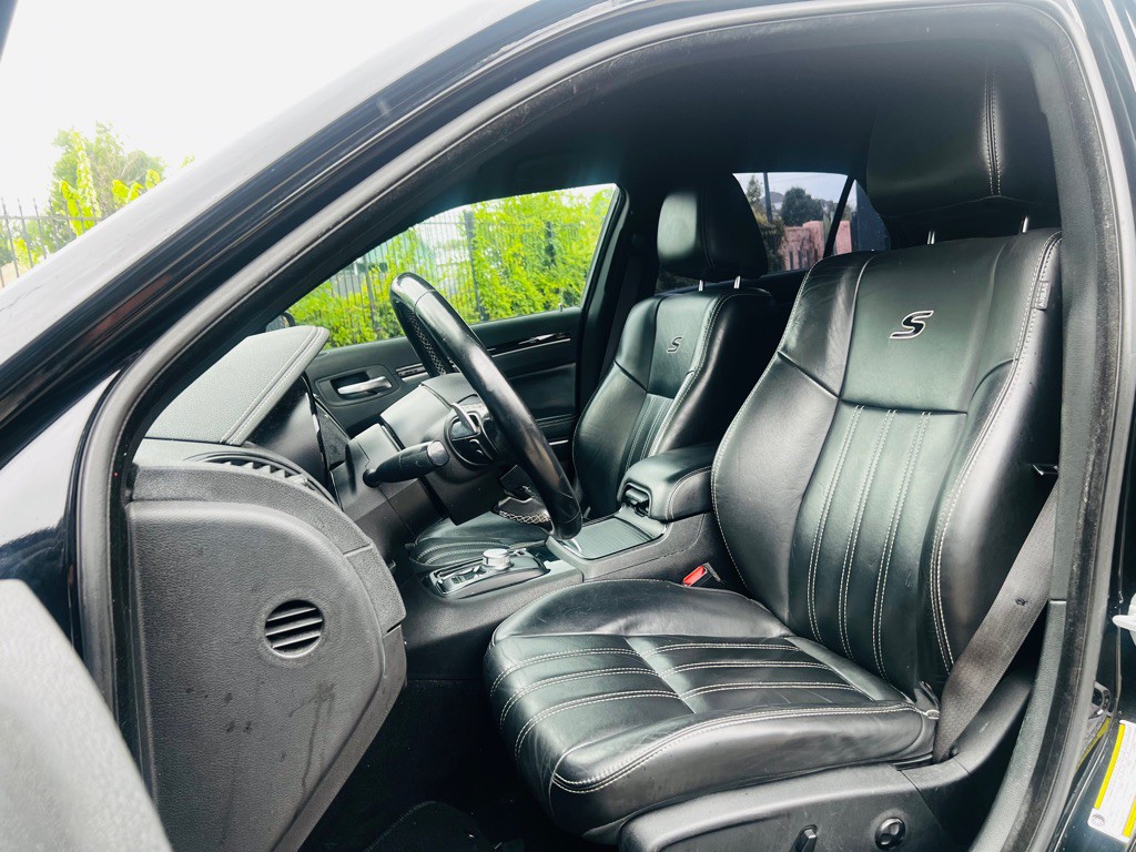 2019 Chrysler 300 Image 13