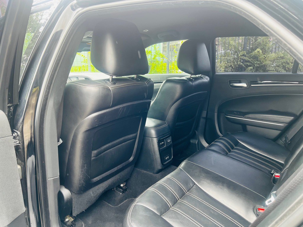 2019 Chrysler 300 Image 14