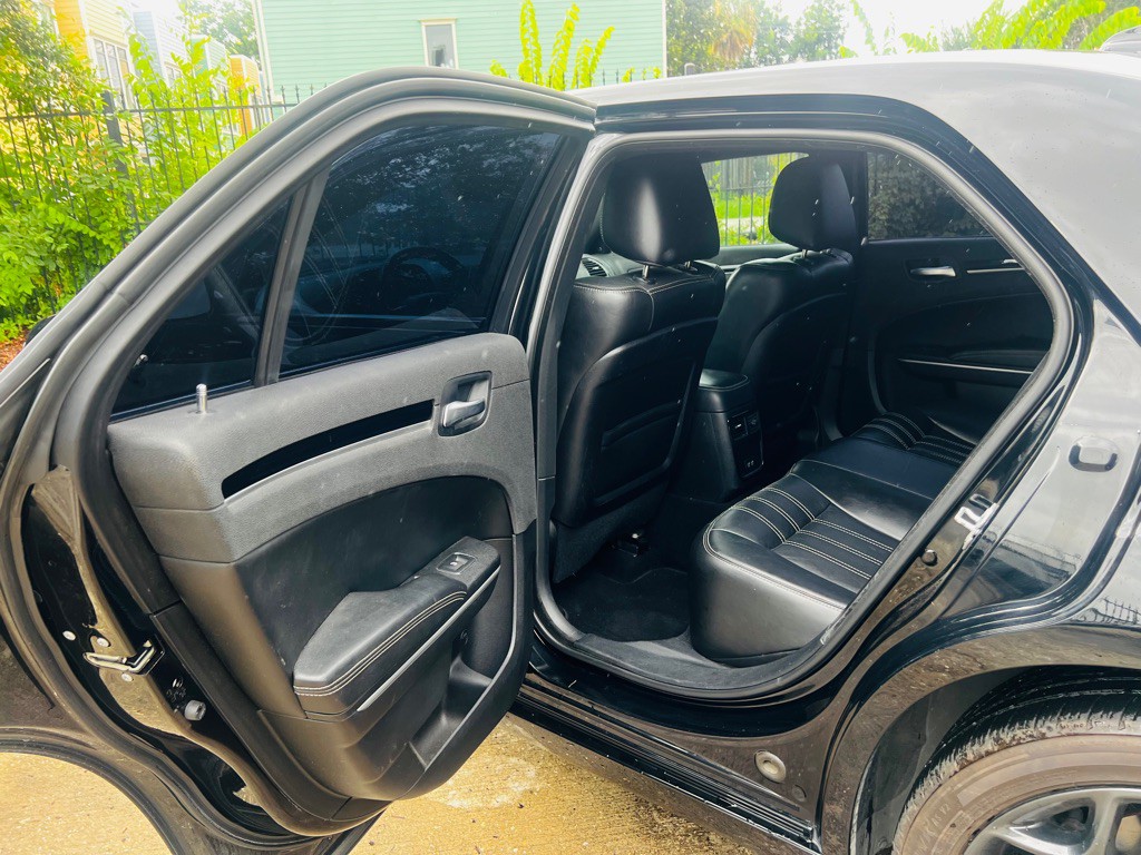 2019 Chrysler 300 Image 15
