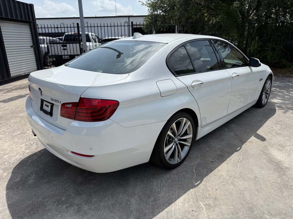 2016 BMW 5 Series Image 5