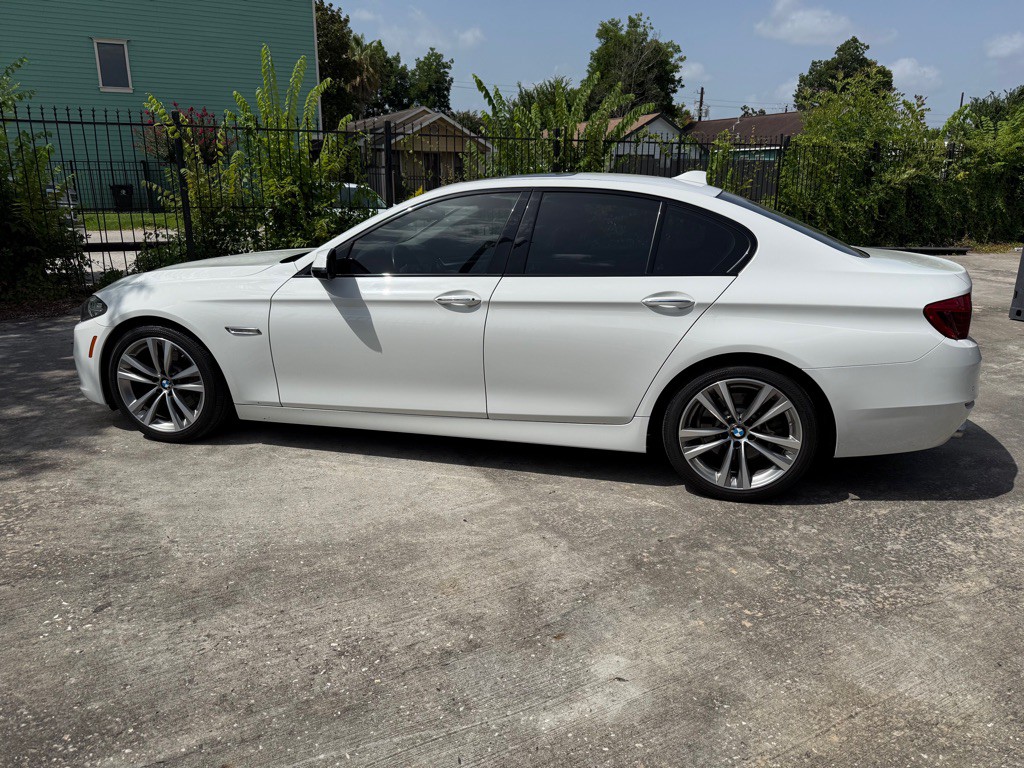 2016 BMW 5 Series Image 8