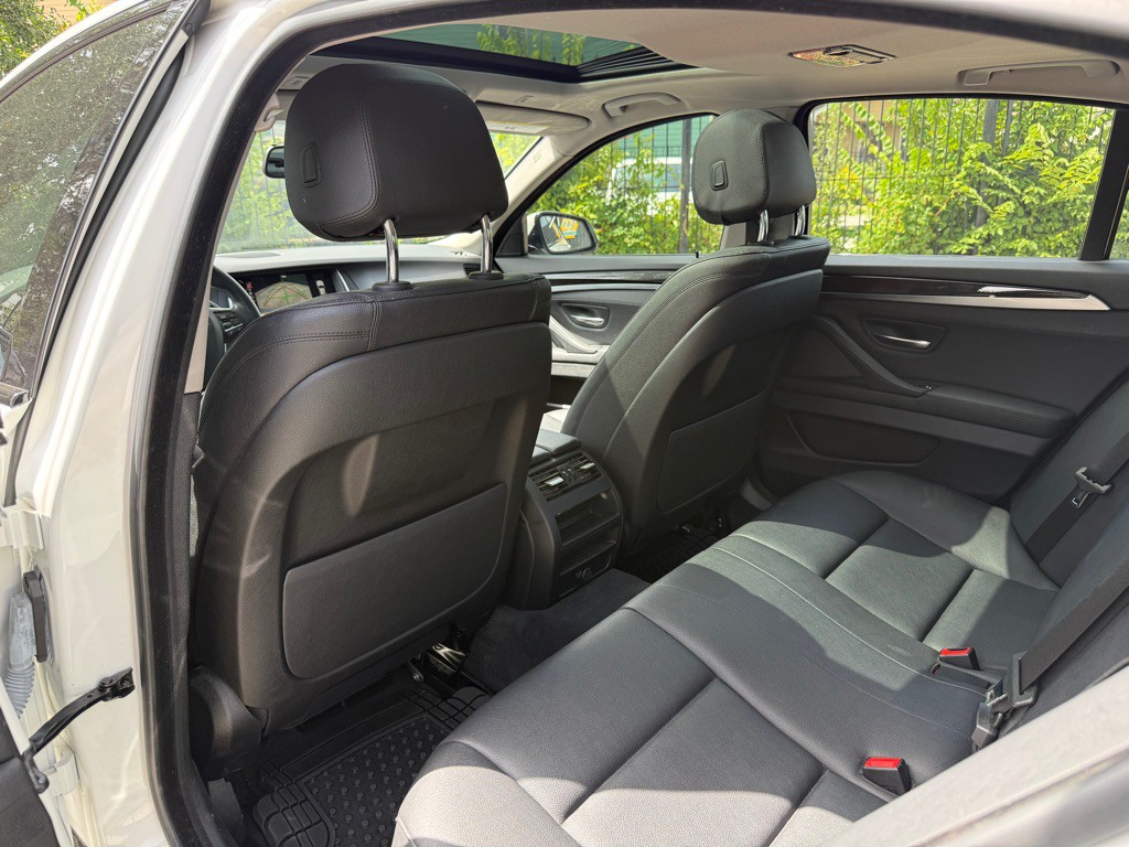 2016 BMW 5 Series Image 14