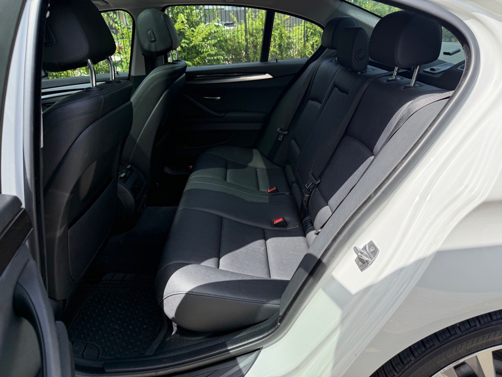 2016 BMW 5 Series Image 16